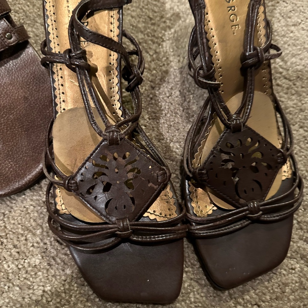 Women’s chocolate sandals, slight peeling unnoticeable lots of wear left